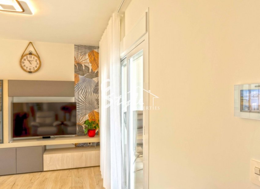 Resale - Apartment - Orihuela Costa  - Villamartin