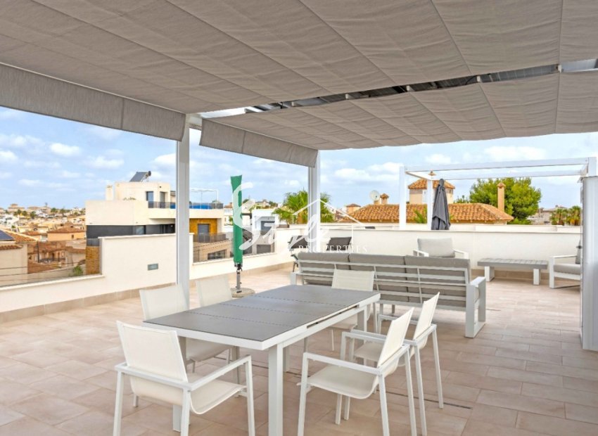Resale - Apartment - Orihuela Costa  - Villamartin