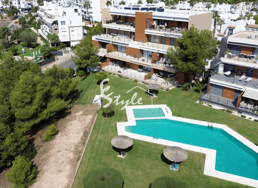 Resale - Apartment - Orihuela Costa  - Villamartin