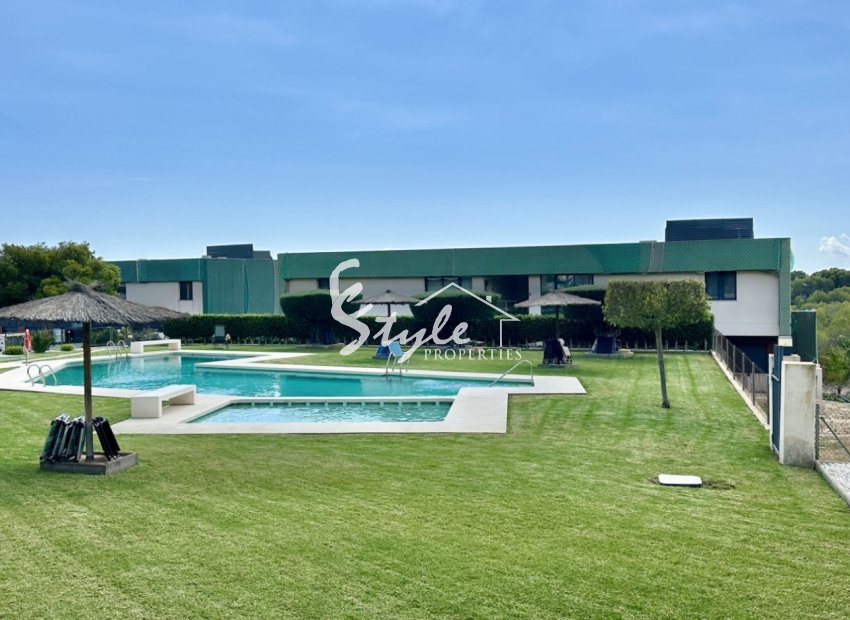 Resale - Apartment - Orihuela Costa  - Villamartin