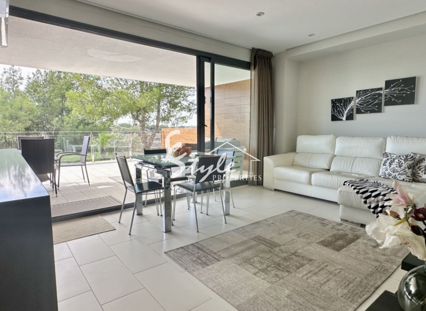 Resale - Apartment - Orihuela Costa  - Villamartin