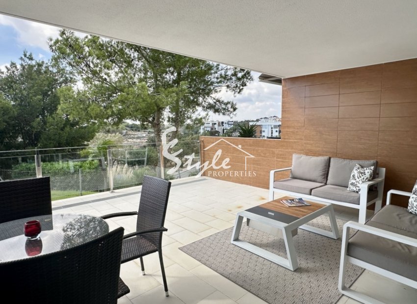 Resale - Apartment - Orihuela Costa  - Villamartin