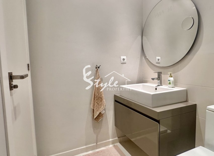 Resale - Apartment - Orihuela Costa  - Villamartin