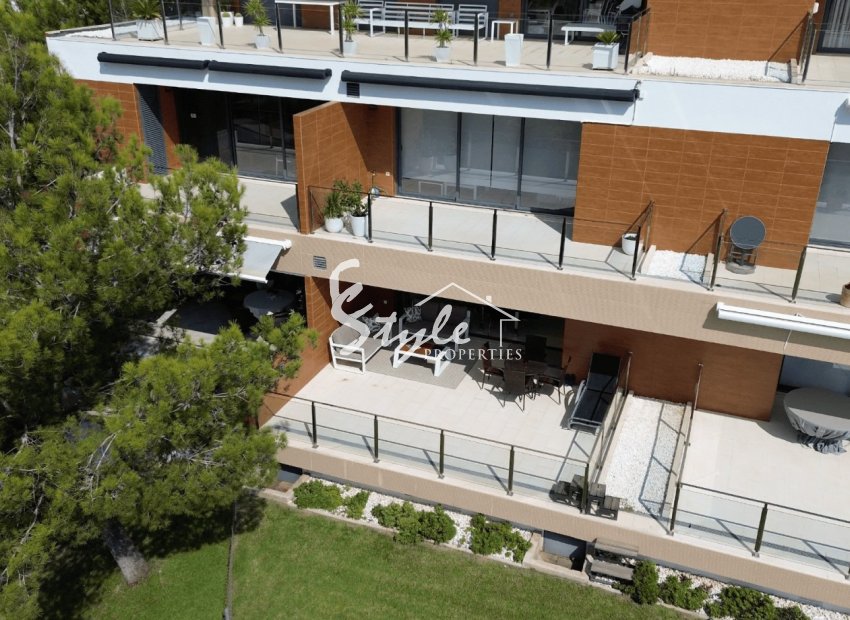 Resale - Apartment - Orihuela Costa  - Villamartin