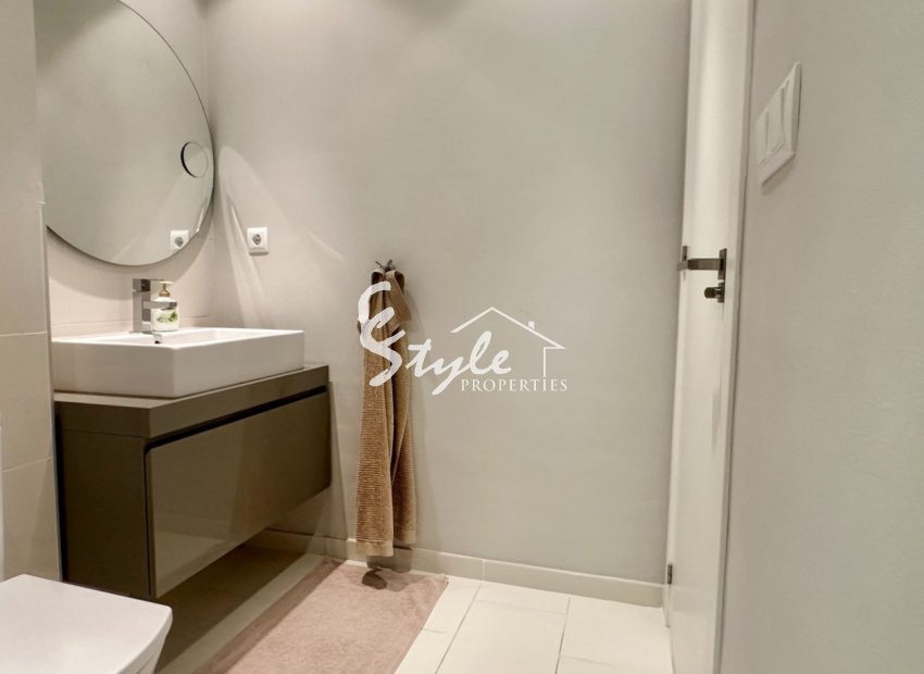 Resale - Apartment - Orihuela Costa  - Villamartin