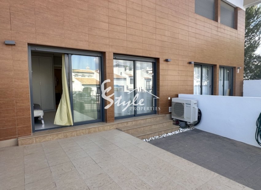 Resale - Apartment - Orihuela Costa  - Villamartin
