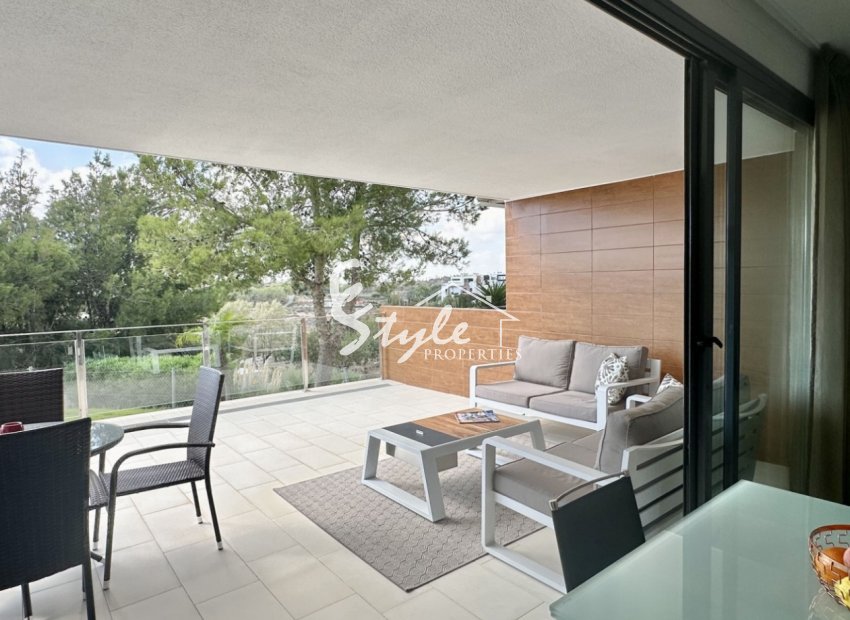 Resale - Apartment - Orihuela Costa  - Villamartin