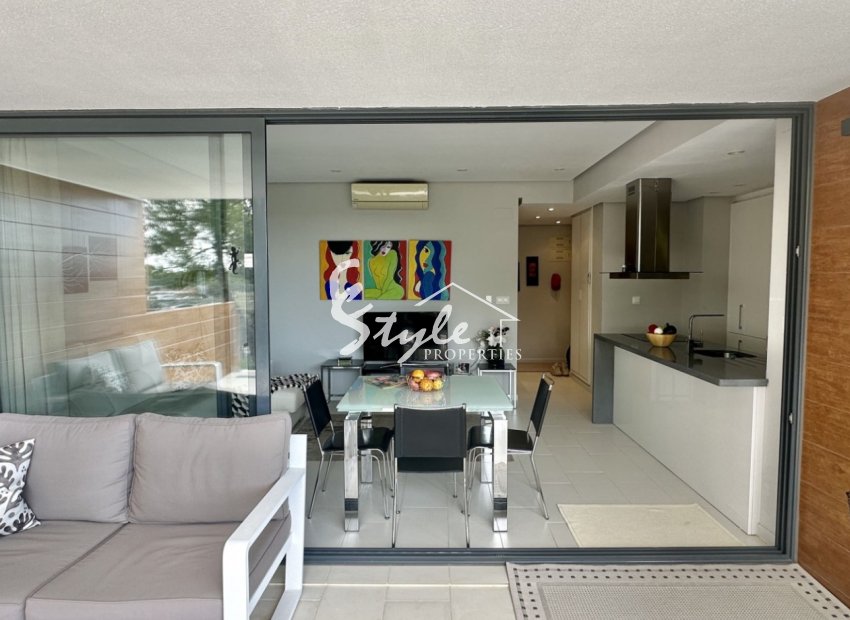 Resale - Apartment - Orihuela Costa  - Villamartin