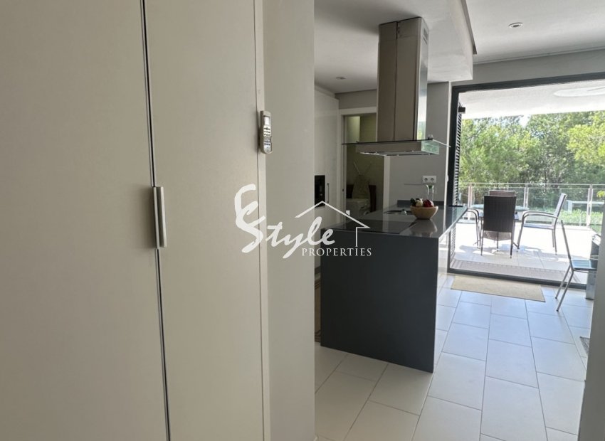 Resale - Apartment - Orihuela Costa  - Villamartin