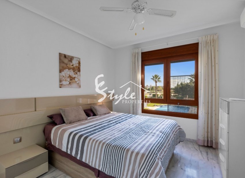 Resale - Apartment - Orihuela Costa  - Villamartin