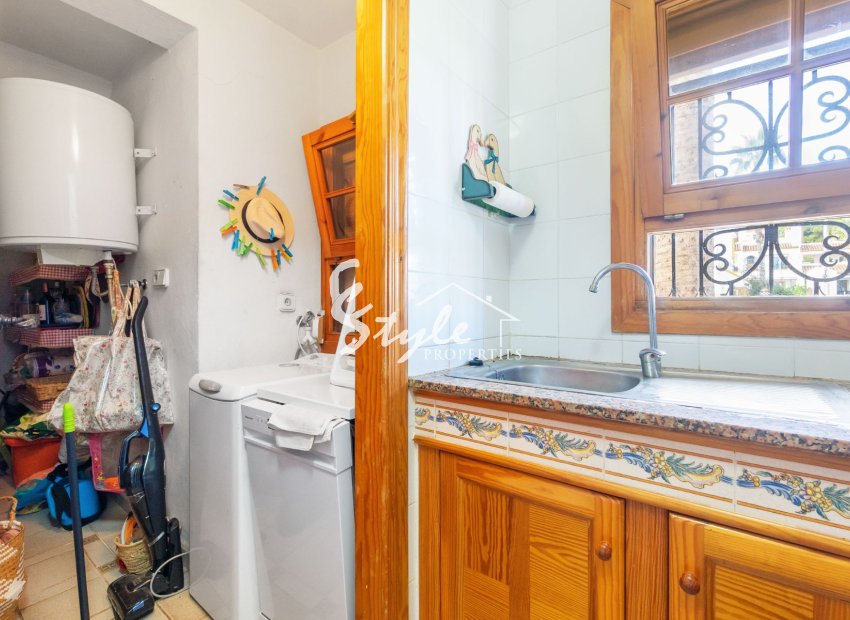 Resale - Apartment - Orihuela Costa  - Villamartin