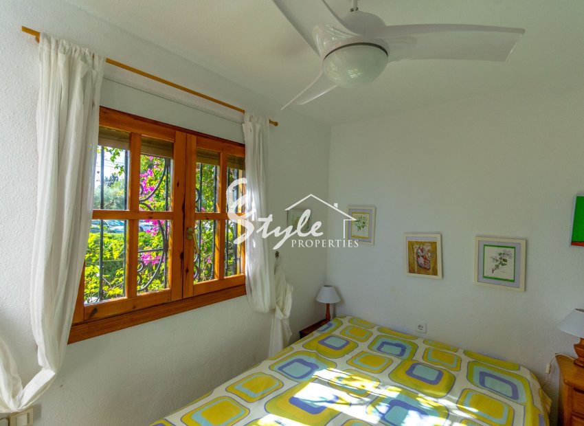 Resale - Apartment - Orihuela Costa  - Villamartin