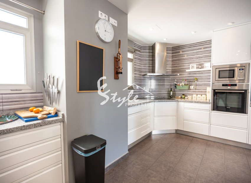 Resale - Apartment Penthouse - Villamartin, Orihuela Costa - Villamartin