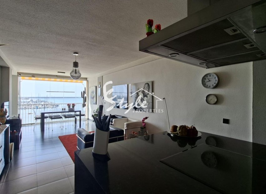 Resale - Apartment - Torrevieja - Acequion