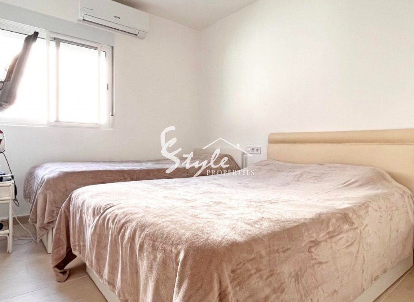 Resale - Bungalow - Orihuela Costa  - Playa Flamenca