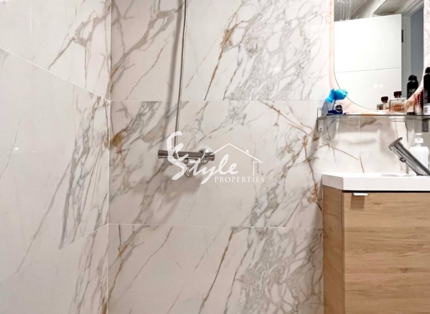 Resale - Bungalow - Orihuela Costa  - Playa Flamenca