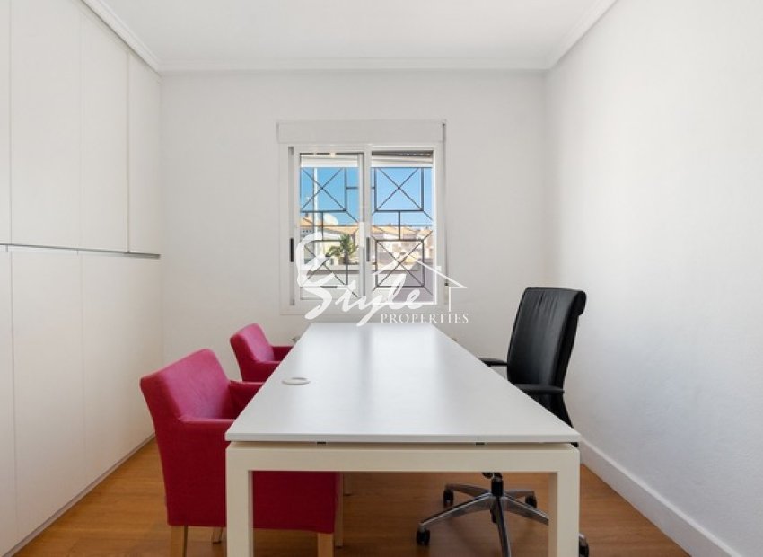 Resale - Commercial - Torrevieja