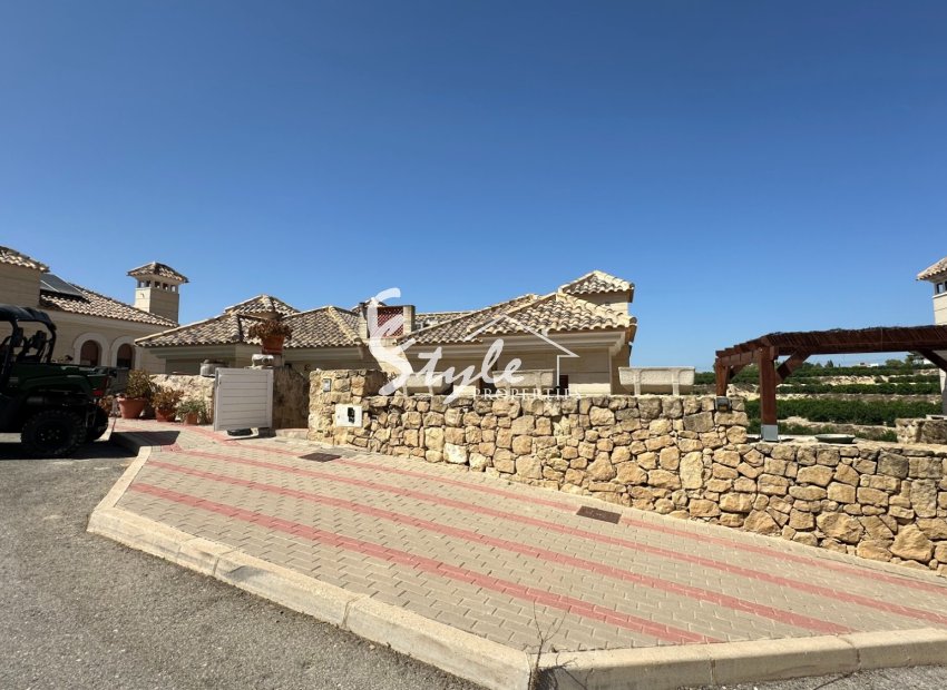 Resale - Semi-Detached Villa - Algorfa - La Finca Golf Resort