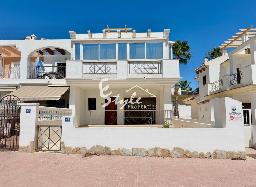 Resale - Semi-Detached Villa - Ciudad Quesada