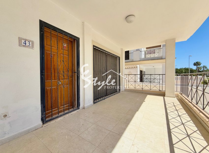 Resale - Semi-Detached Villa - Ciudad Quesada