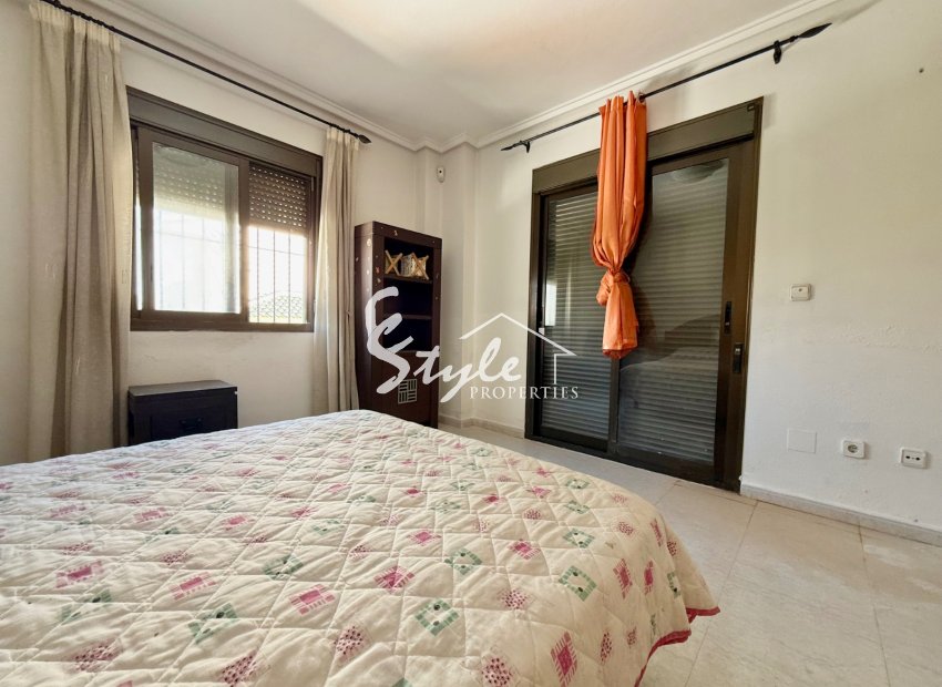 Resale - Semi-Detached Villa - Ciudad Quesada