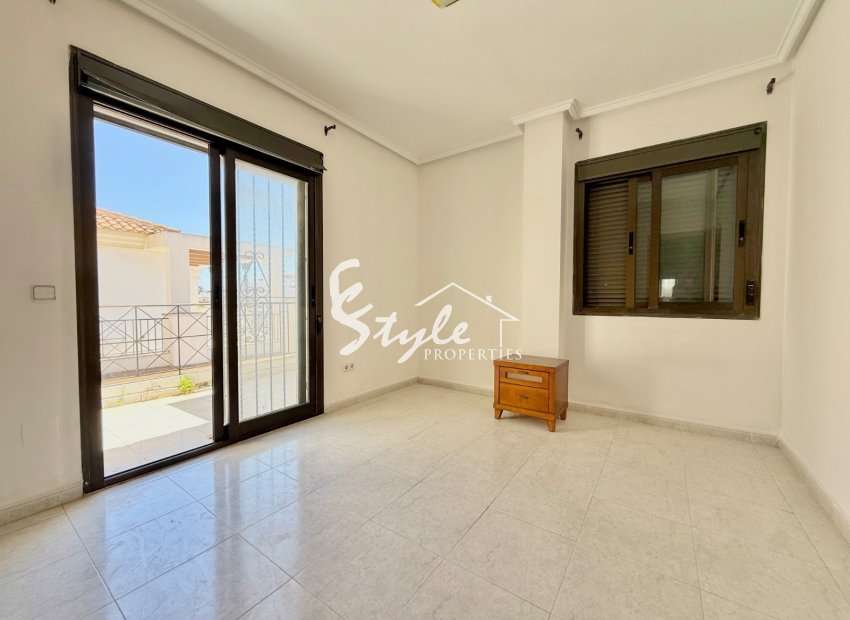 Resale - Semi-Detached Villa - Ciudad Quesada