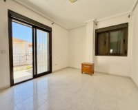 Resale - Semi-Detached Villa - Ciudad Quesada