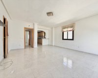 Resale - Semi-Detached Villa - Ciudad Quesada