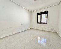Resale - Semi-Detached Villa - Ciudad Quesada