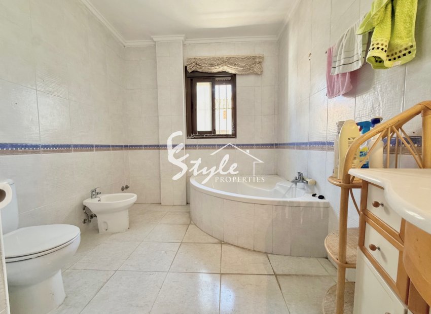 Resale - Semi-Detached Villa - Ciudad Quesada