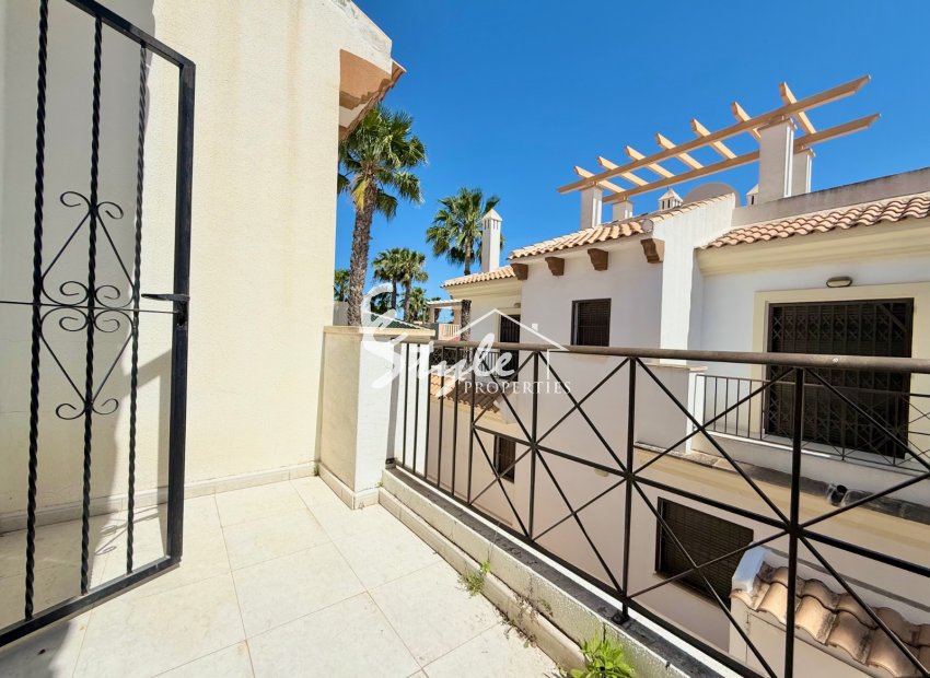 Resale - Semi-Detached Villa - Ciudad Quesada