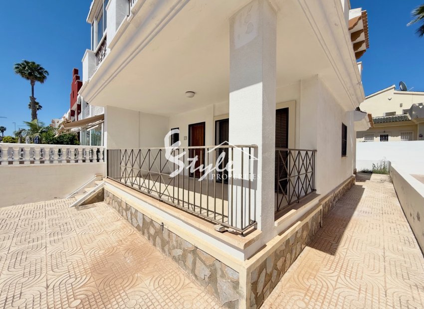 Resale - Semi-Detached Villa - Ciudad Quesada