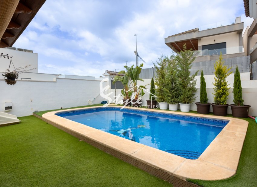 Resale - Semi - Detached Villa - Los Montesinos - La Herada