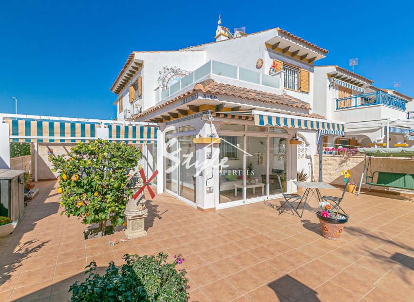 Resale - Semi - Detached Villa - Mil Palmeras - Riomar