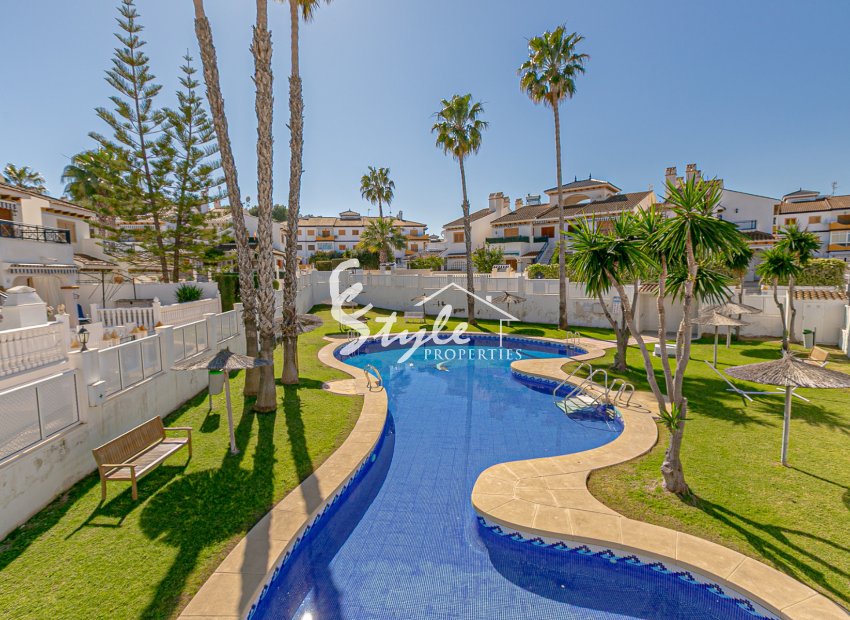 Resale - Semi - Detached Villa - Mil Palmeras - Riomar