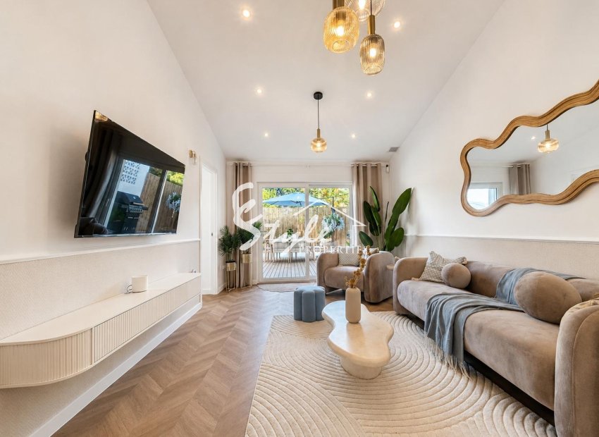 Resale - Semi-Detached Villa - Orihuela-Costa - Punta Prima