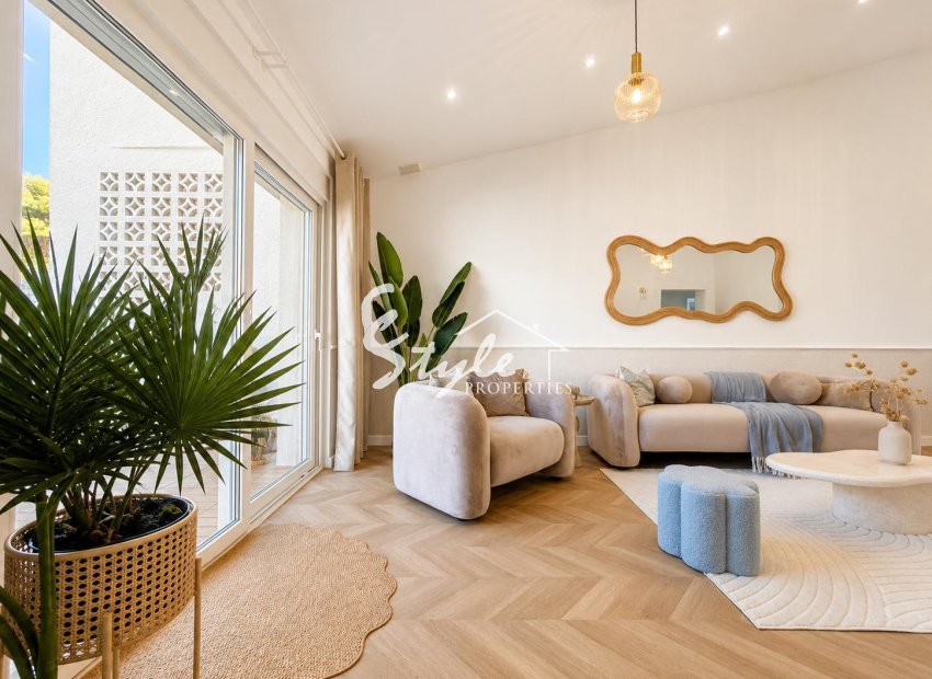 Resale - Semi-Detached Villa - Orihuela-Costa - Punta Prima