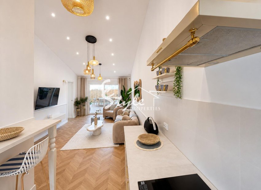 Resale - Semi-Detached Villa - Orihuela-Costa - Punta Prima