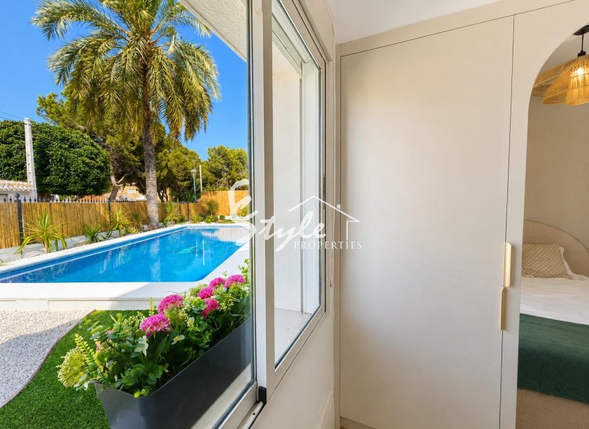 Resale - Semi-Detached Villa - Orihuela-Costa - Punta Prima