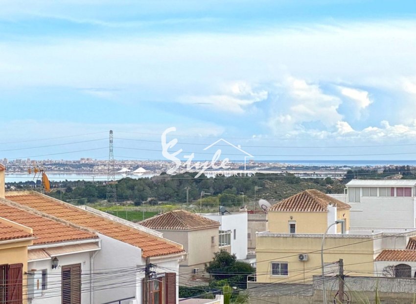 Resale - Semi - Detached Villa - San Miguel De Salinas