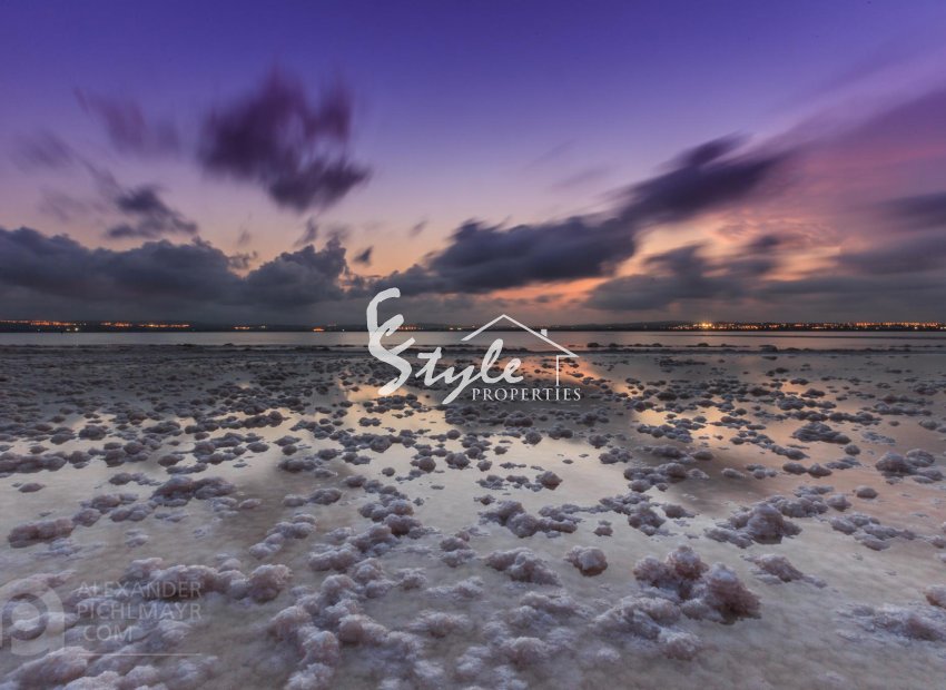 Resale - Semi - Detached Villa - Torrevieja - El Chaparral