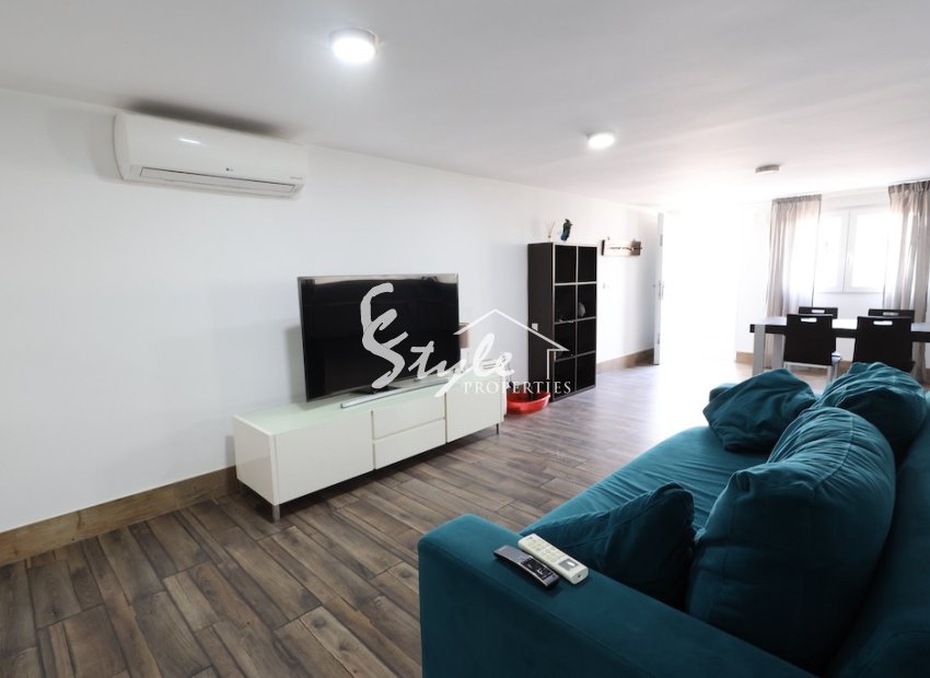 Resale - Semi - Detached Villa - Torrevieja