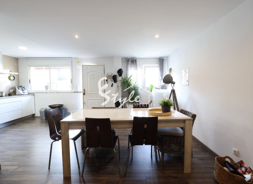 Resale - Semi - Detached Villa - Torrevieja