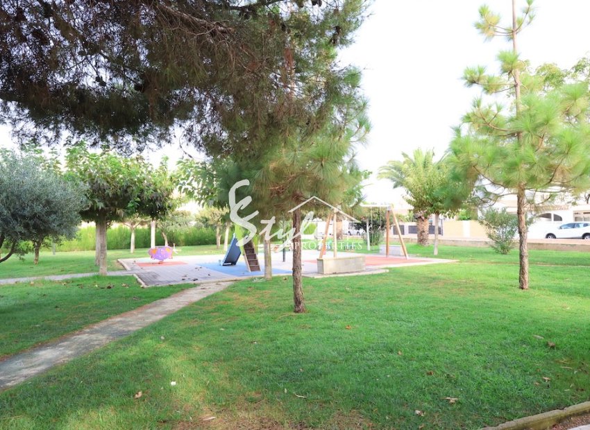 Resale - Semi - Detached Villa - Torrevieja