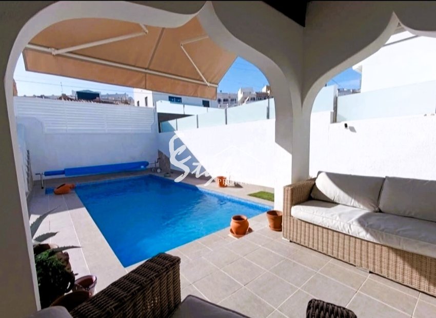 Resale - Semi-Detached Villa - Villamartin, Orihuela Costa - Costa Blanca