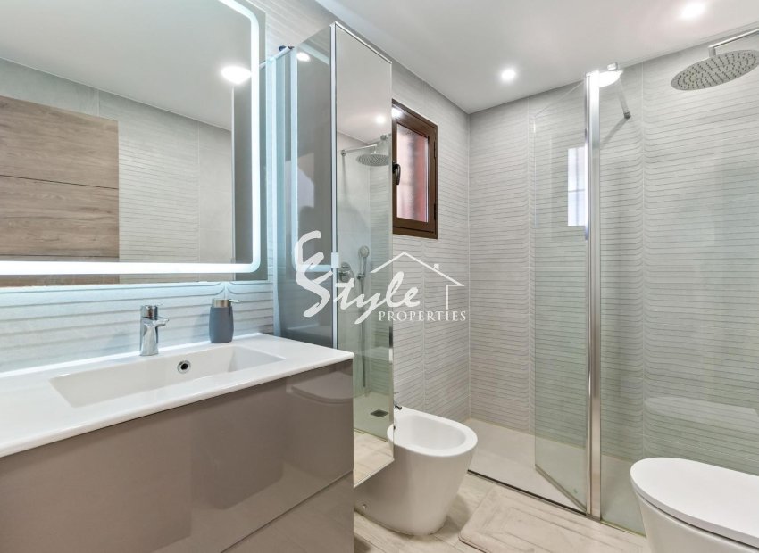 Resale - Terraced house / Townhouse - Torrevieja - Aguas Nuevas