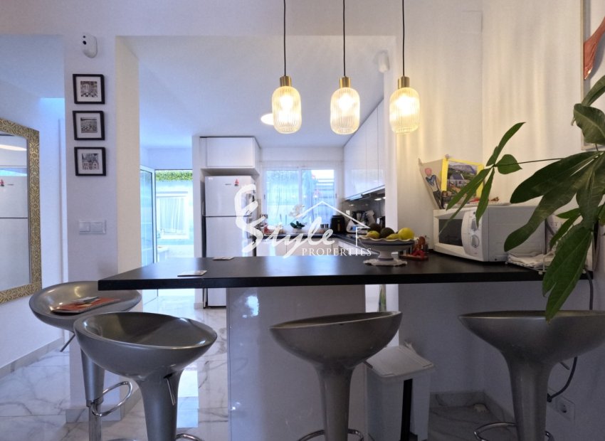 Resale - Terraced house / Townhouse - Torrevieja - El Acequión - Los Náufragos