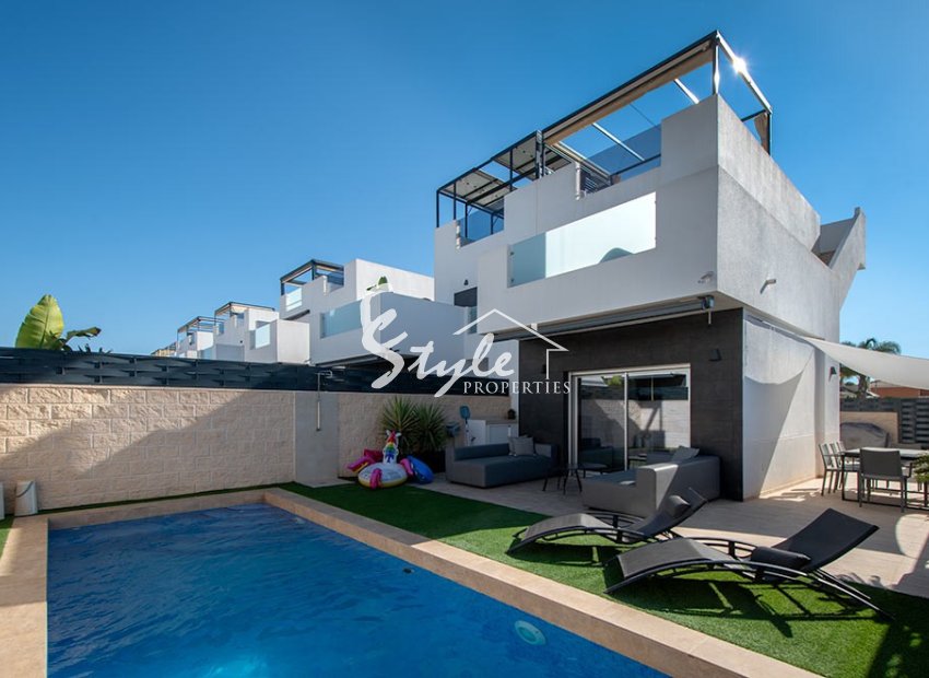 Resale - Townhouse - Ciudad Quesada