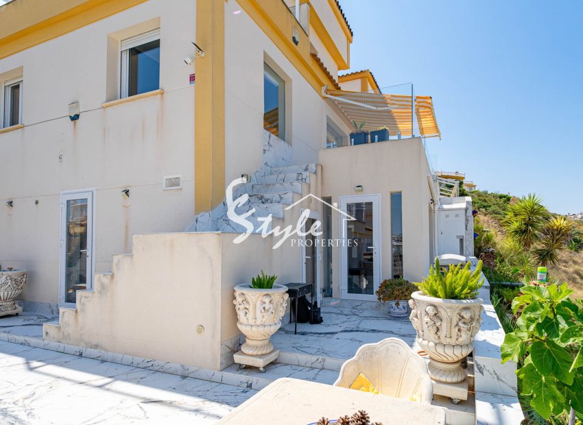 Resale - Townhouse - Ciudad Quesada