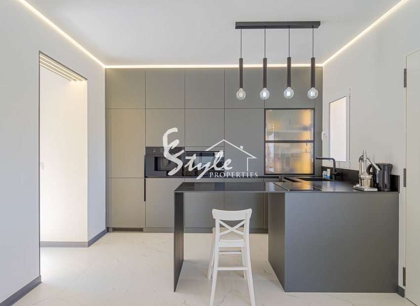 Resale - Townhouse - Ciudad Quesada